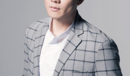 娱乐圈吃瓜男导演,揭秘吃瓜男导演背后的故事